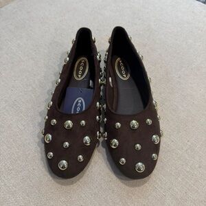 Scoop Women's Brown Studded Flats